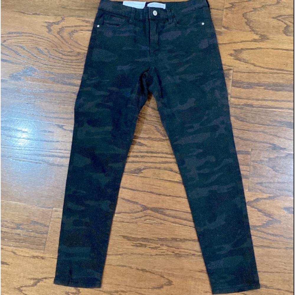 Social Standard camouflage Ankle Skinny jeans size 4 NWT